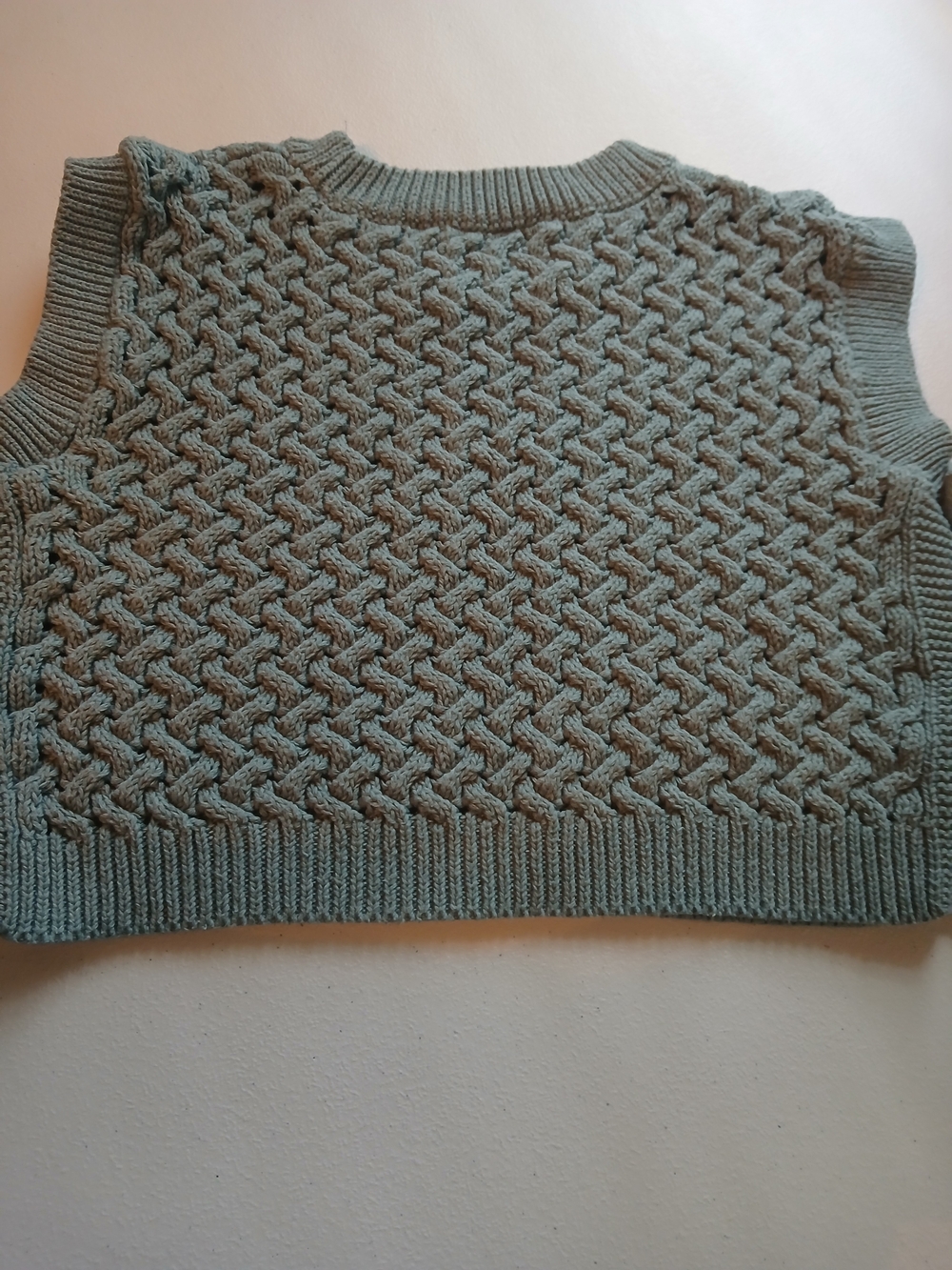 Zara Sage Green Textured Knit Crop V-Neck Sweater Vest Size 9/10 Y2K